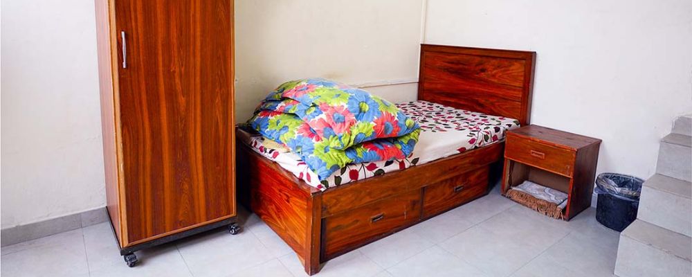 Best Hostels in Lahore - Single Bed Room Model Town lahore